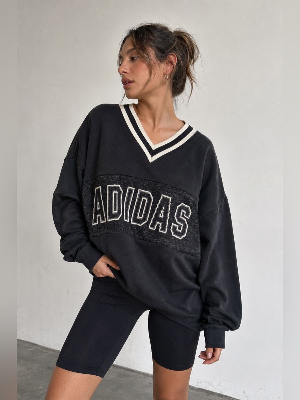 Adidas Women’s Black Ivory Spell-Out Sweatshirt Size M Vneck Cotton Blend
